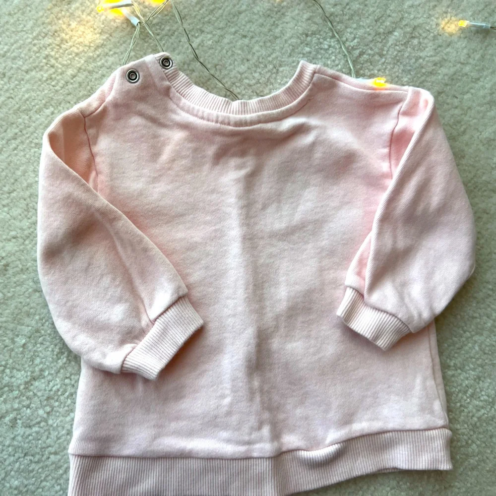 H&M Mickey Mouse Minnie Mouse Kisses Girls Pink Long Sleeve Sweatshirt Top